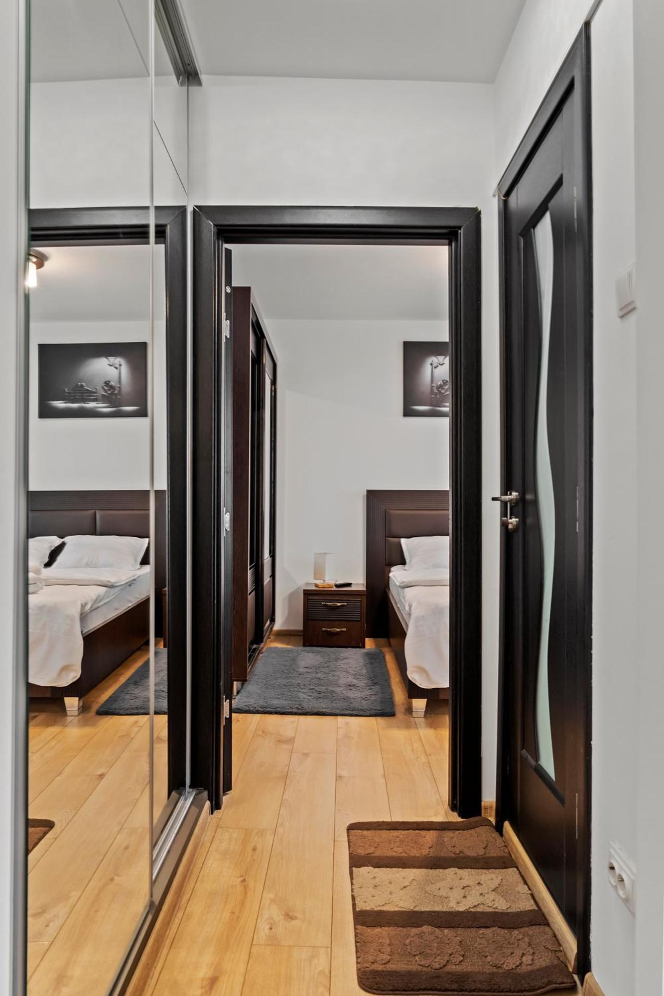 Apartament De Lux Drumul Taberei Bucureşti Eksteriør bilde